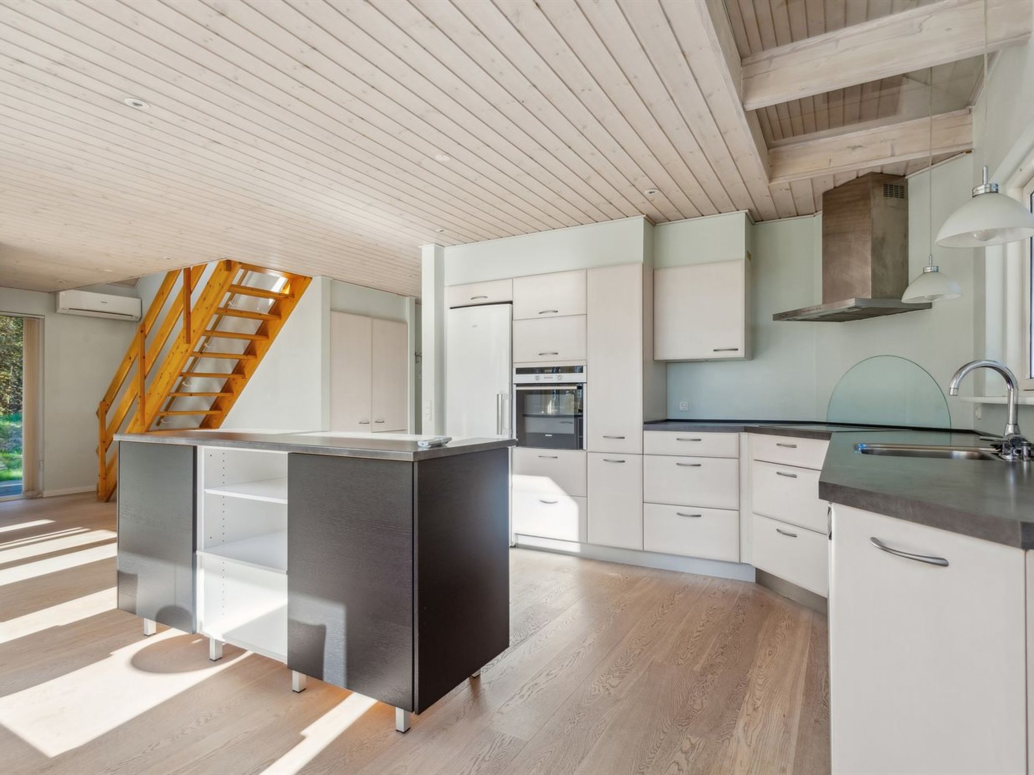 "Aman" - 100m from the sea - Inside