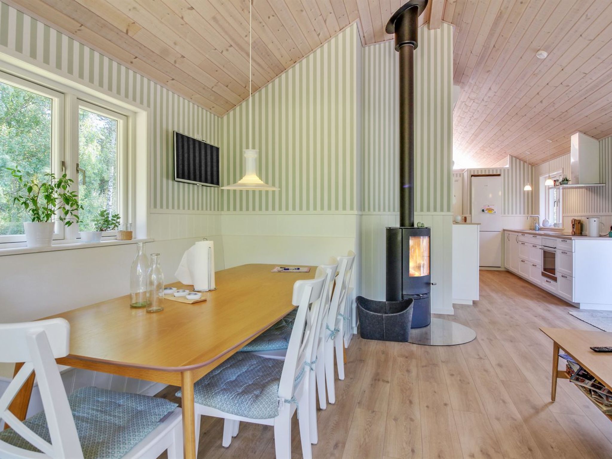 "Santtu" - 600m from the sea - Binnen