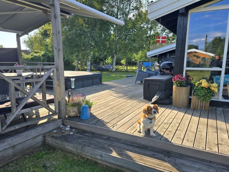 Whirlpool en rust in vakantiehuis Lidewij in Strandby in Strandby