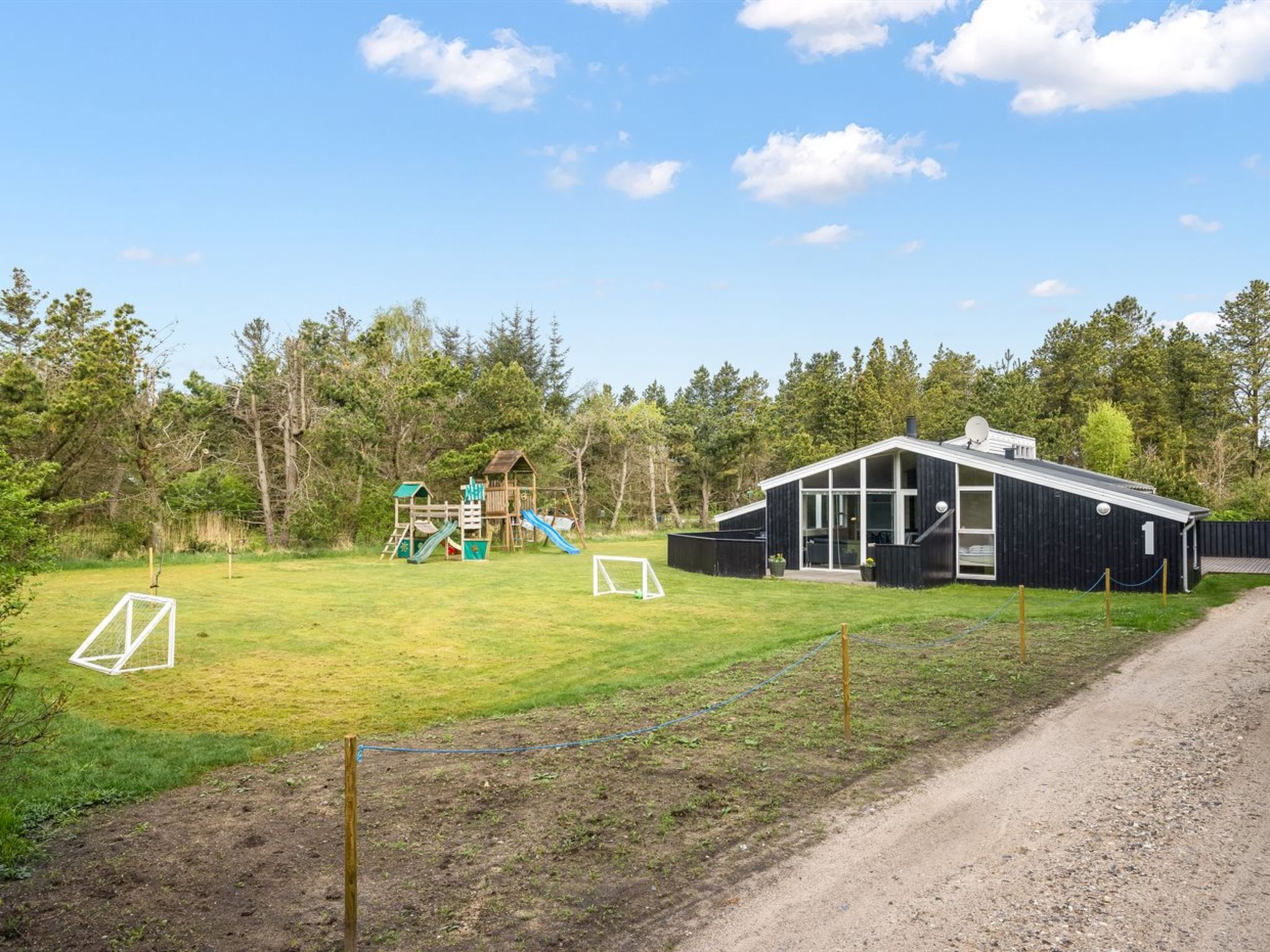 "Halwarth" - 250m from the sea - Buiten