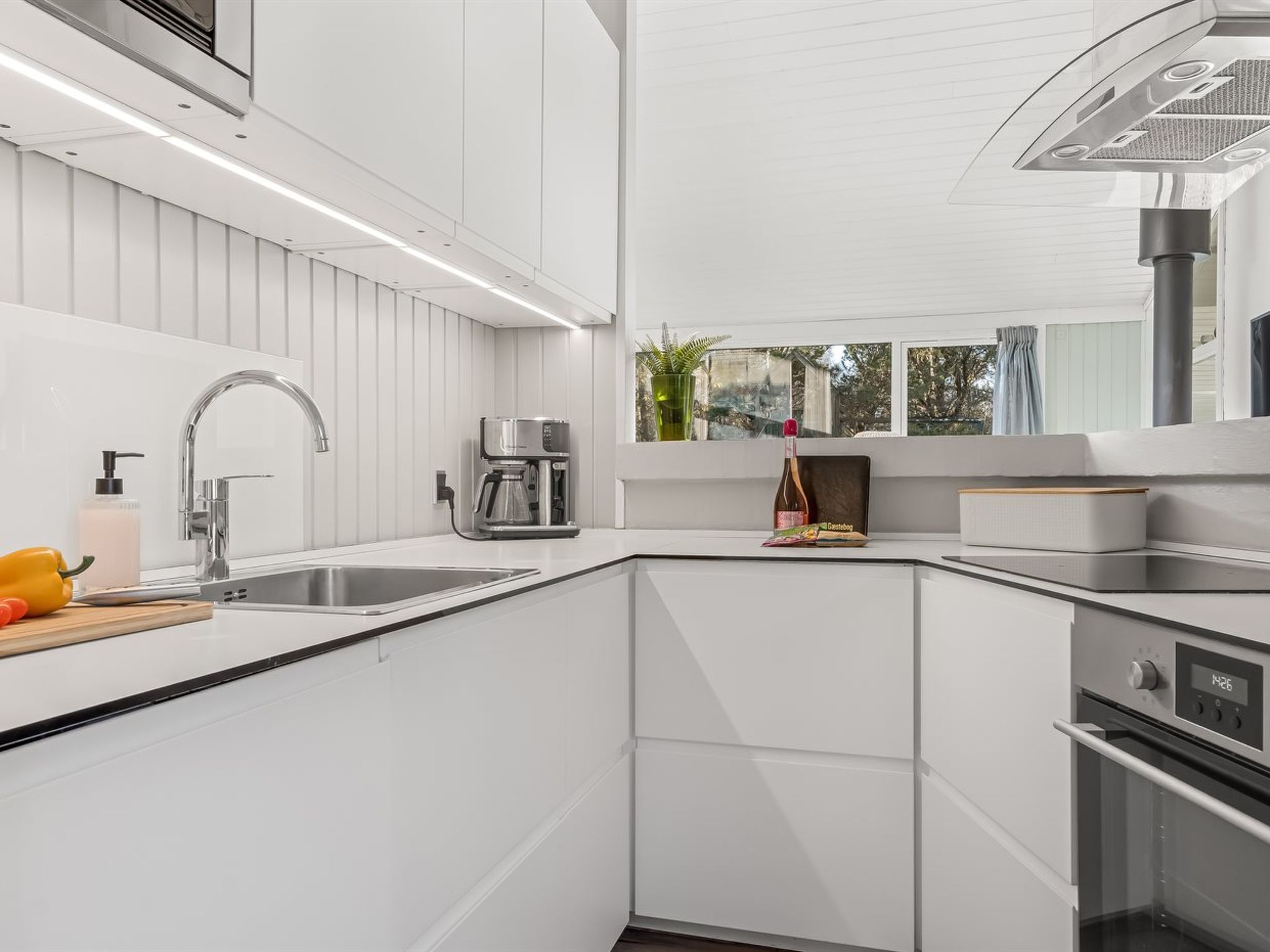 "Halwarth" - 250m from the sea - Binnen