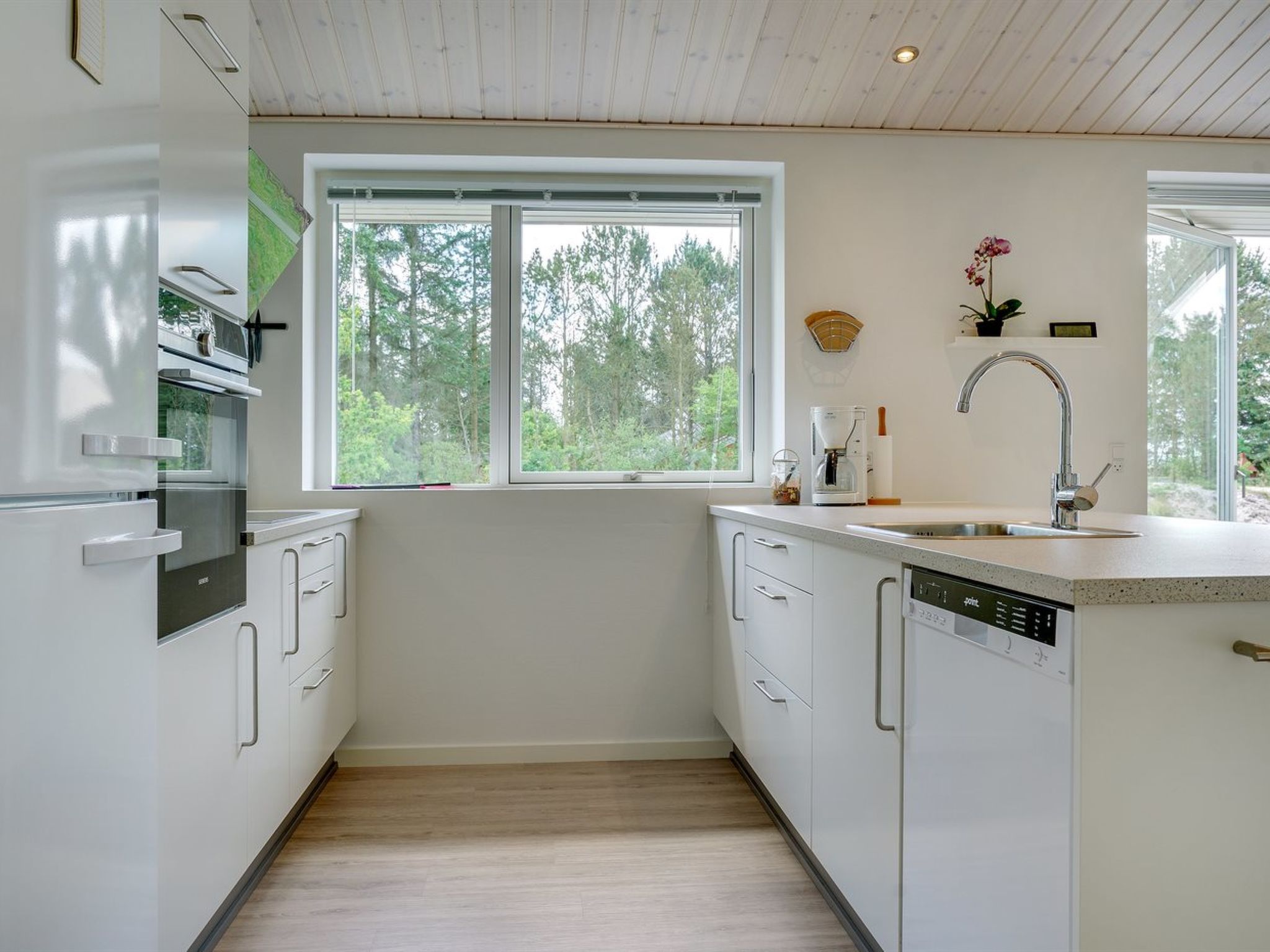 "Alona" - 250m from the sea-Binnen