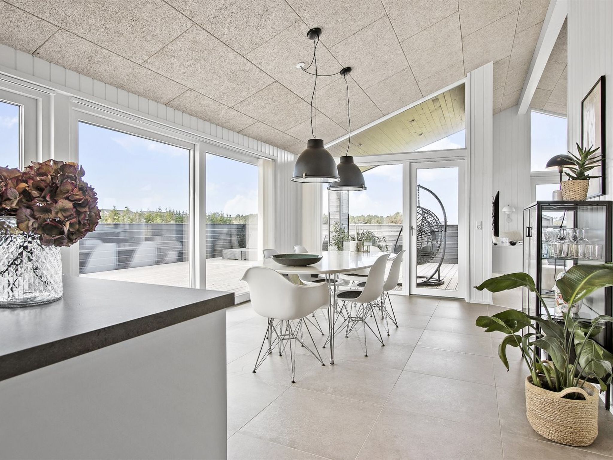 "Frithbjorn" - 900m from the sea - Binnen