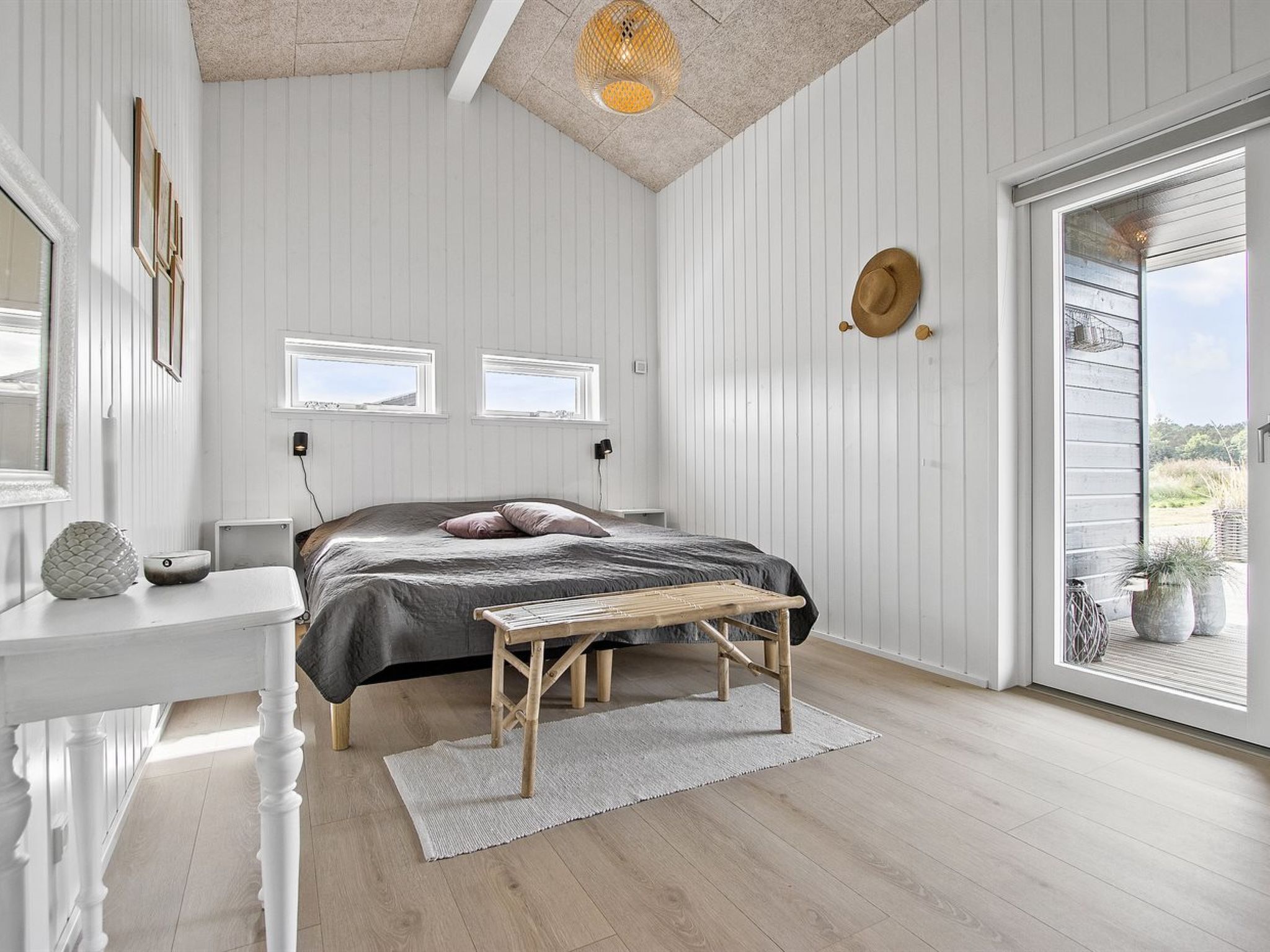 "Frithbjorn" - 900m from the sea - Binnen