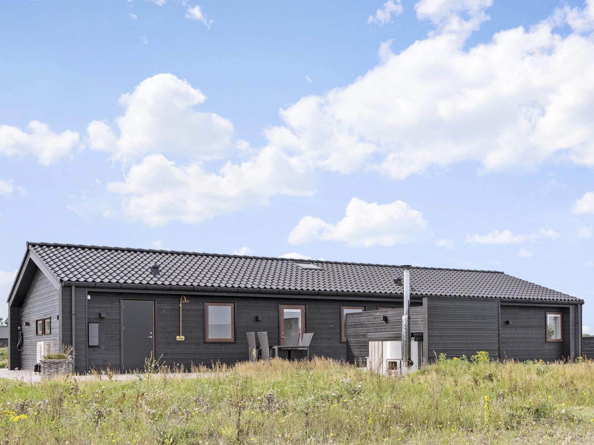 "Frithbjorn" - 900m from the sea-Buiten