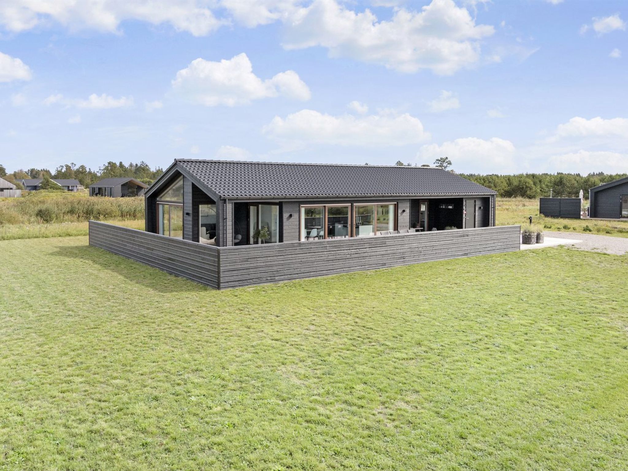 "Frithbjorn" - 900m from the sea-Buiten