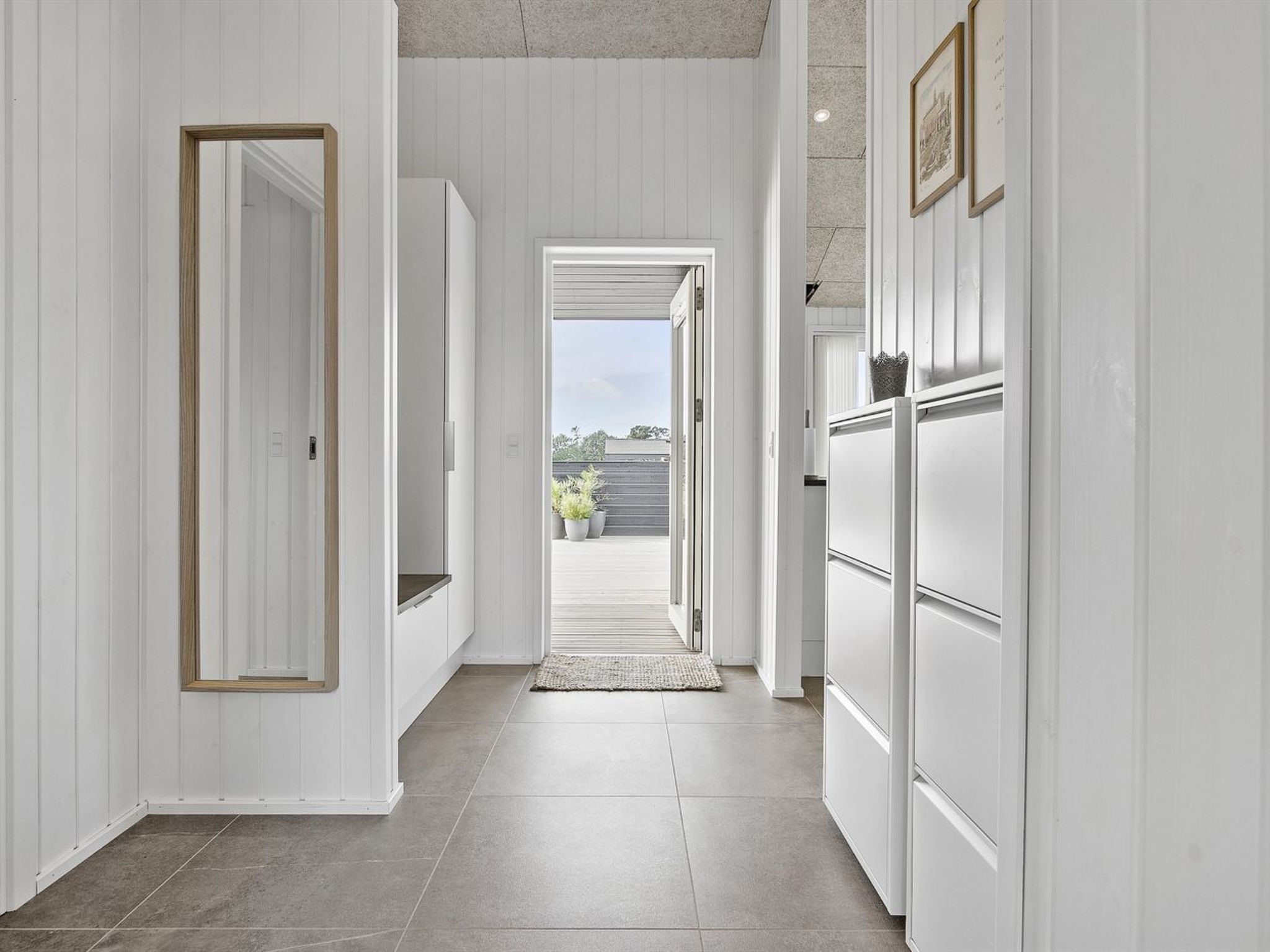 "Frithbjorn" - 900m from the sea - Binnen