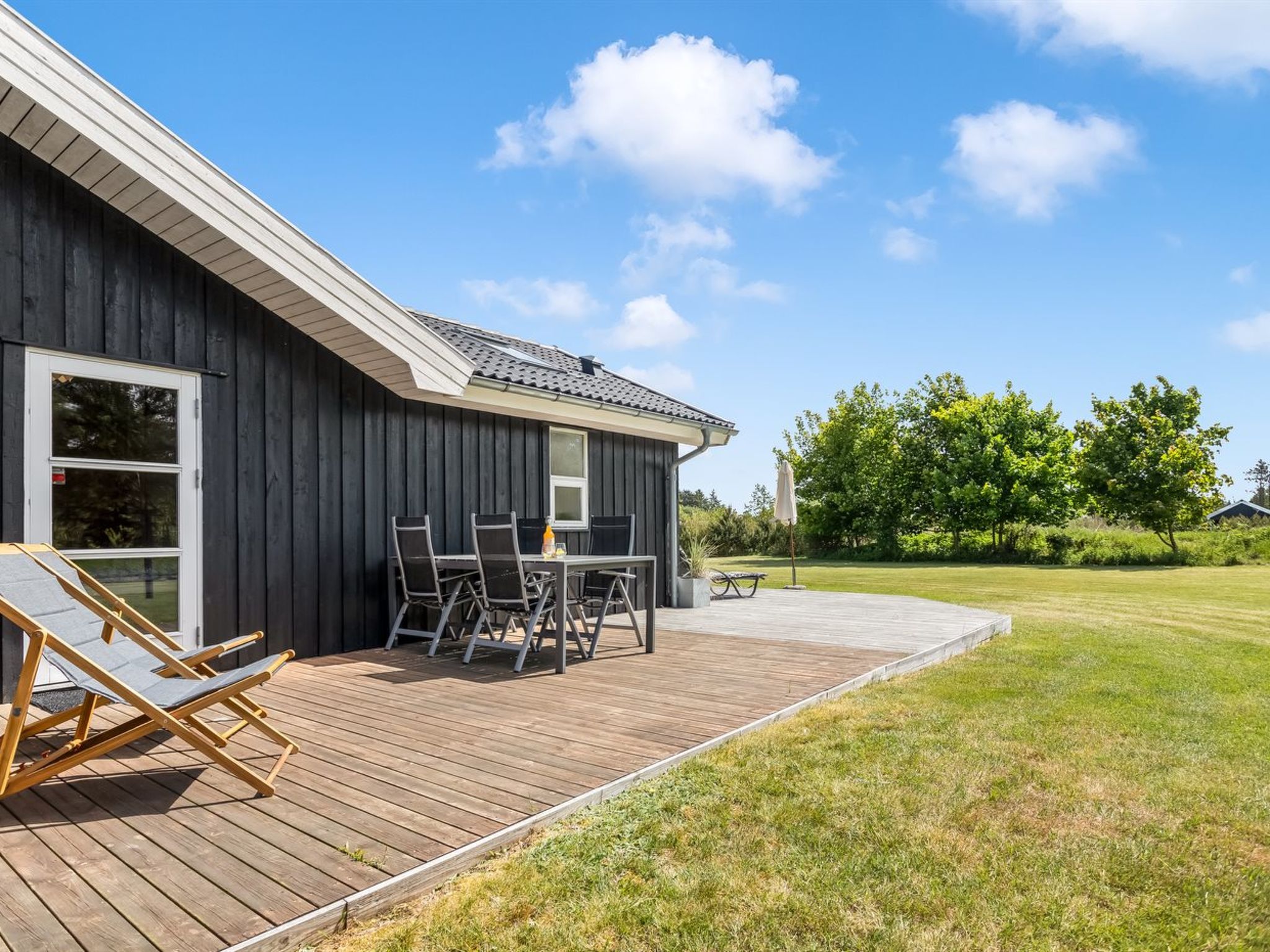 "Oddvar" - 400m from the sea - Buiten
