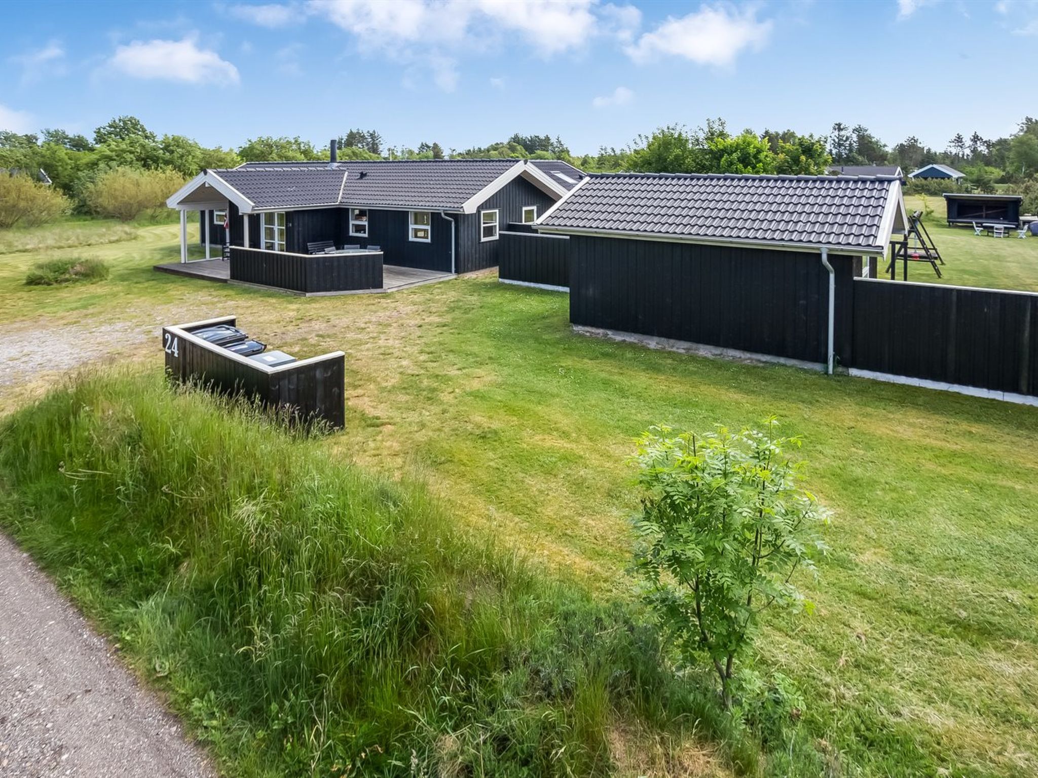 "Oddvar" - 400m from the sea - Buiten
