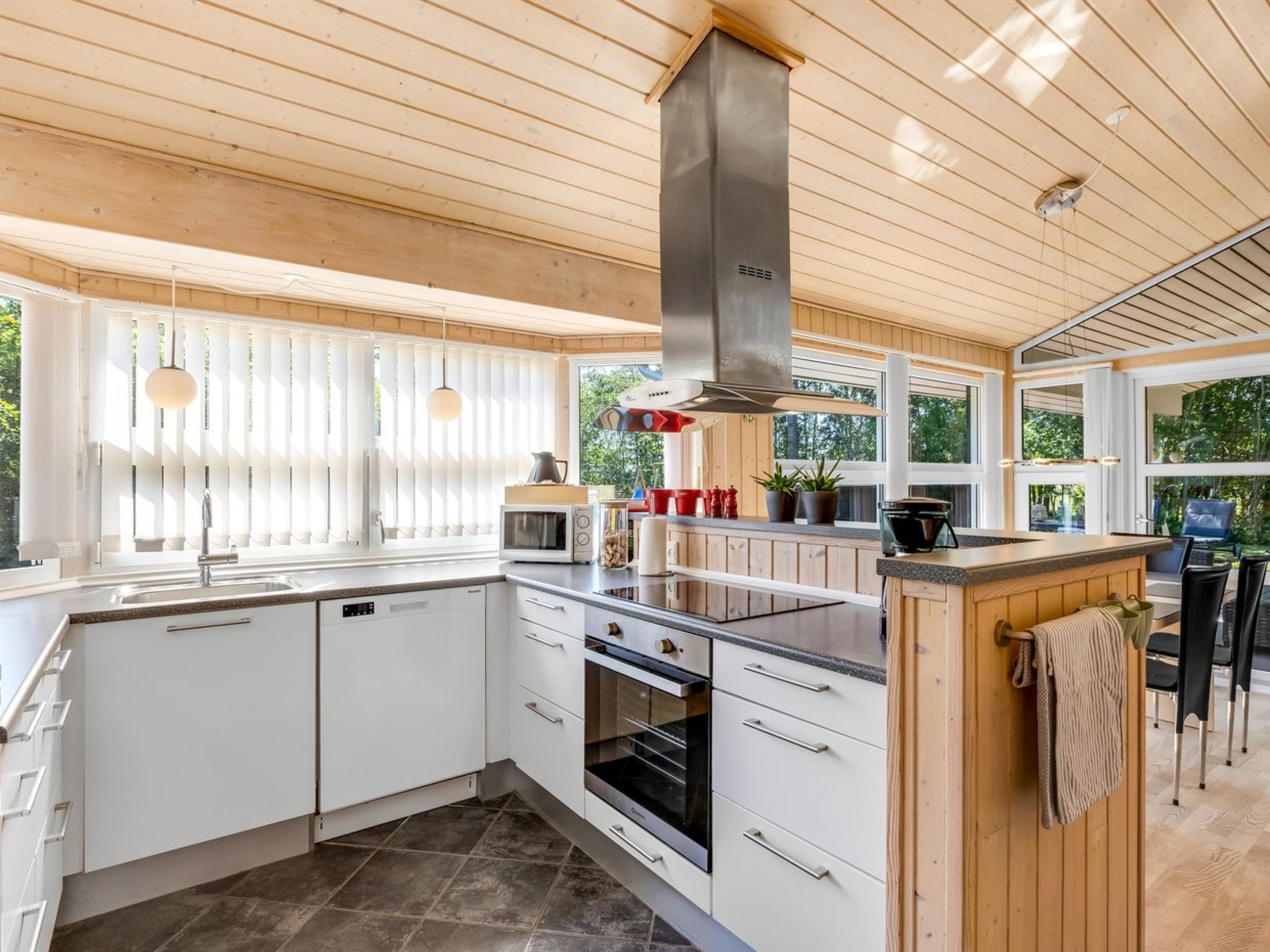 "Arny" - 1.5km from the sea-Inside