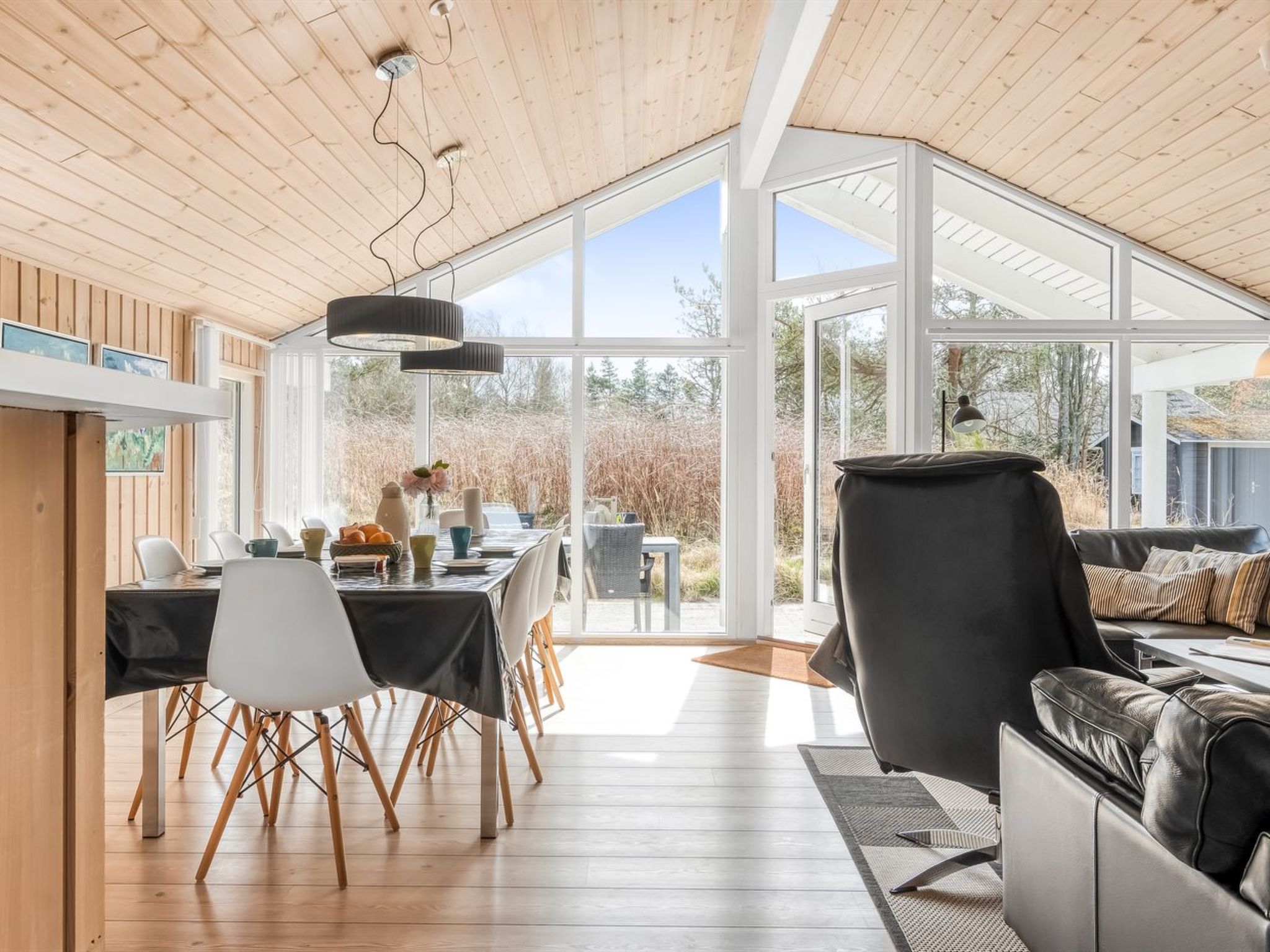 "Botwith" - 2.8km from the sea - Binnen