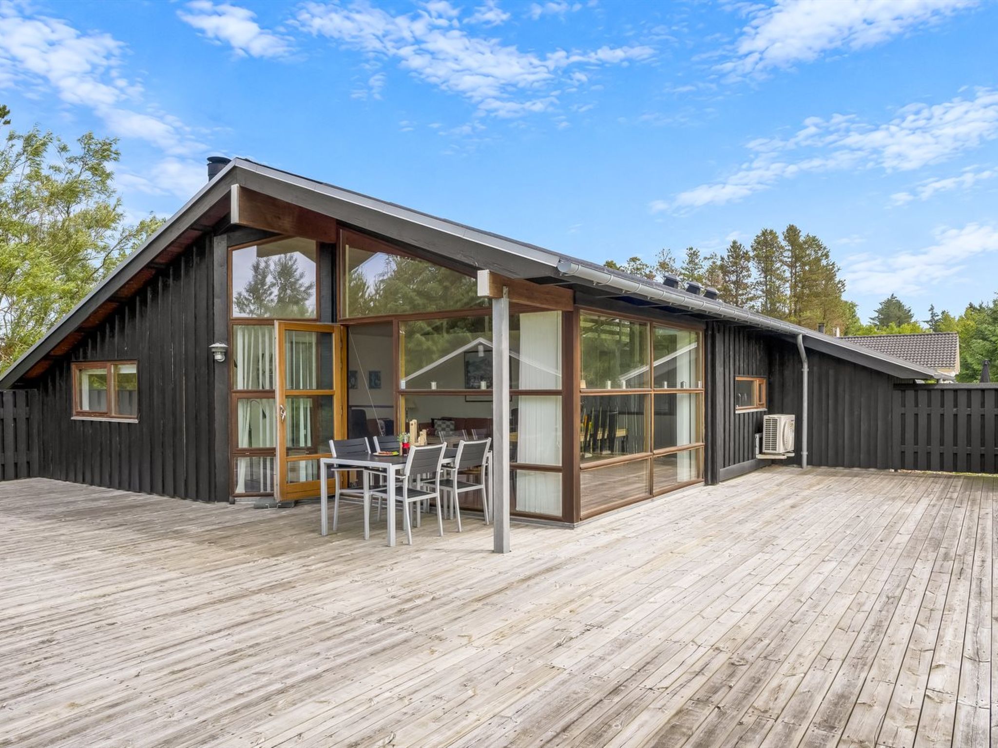 "Thiokk" - 1.5km from the sea