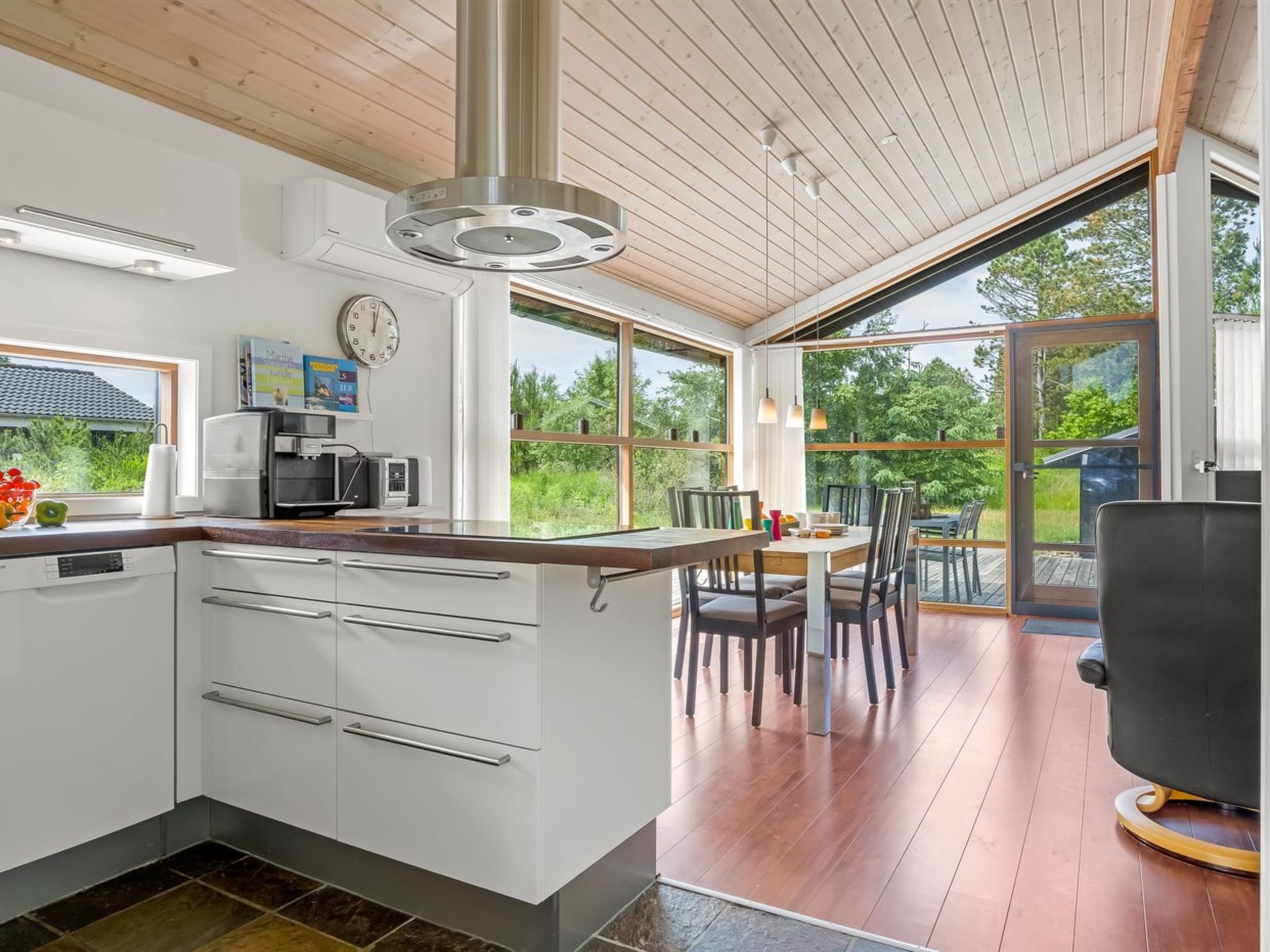 "Thiokk" - 1.5km from the sea - Drinnen