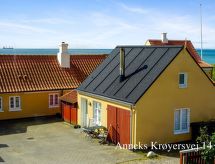 "Elle" - 50m from the sea