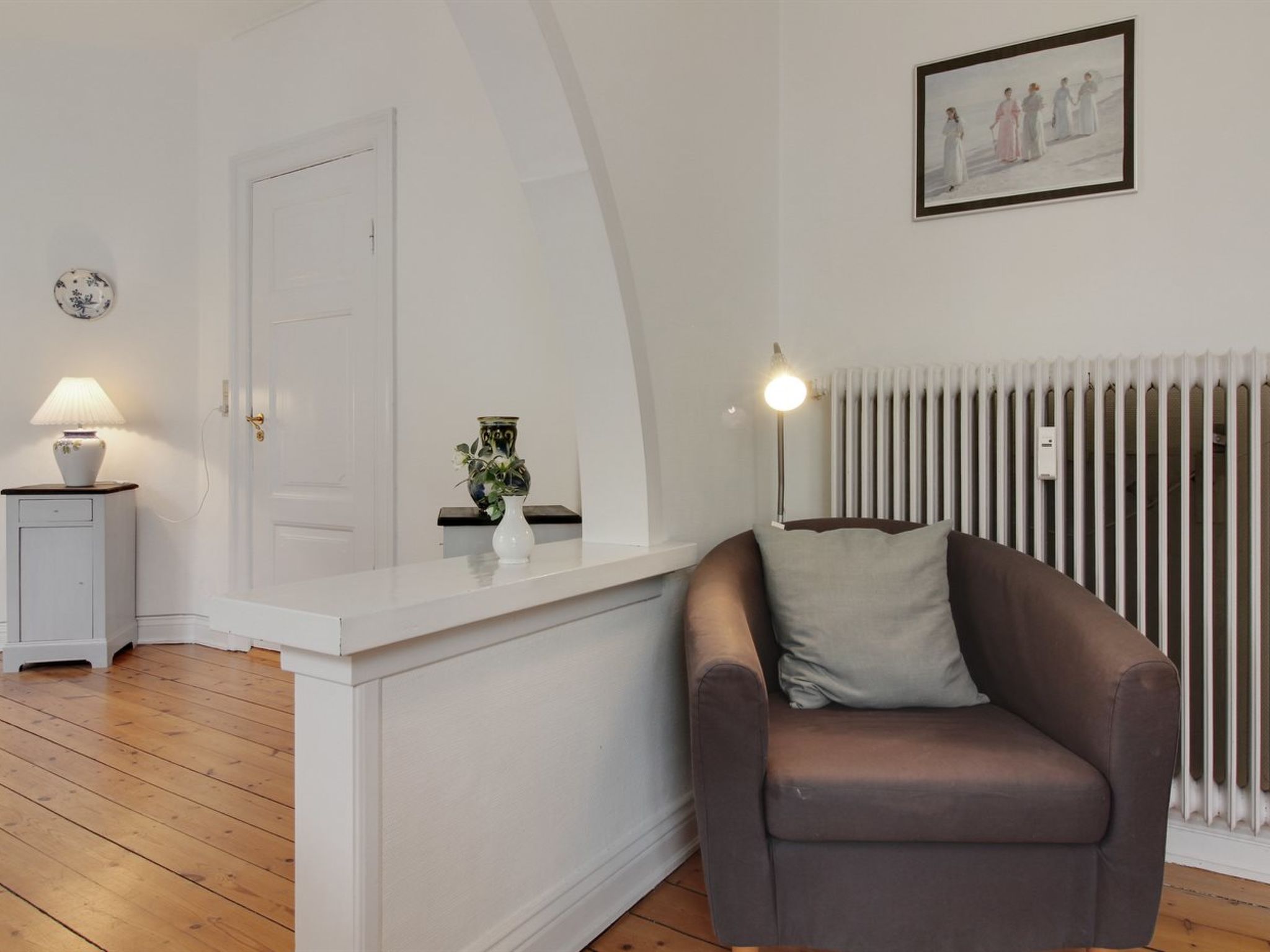 "Gyrth" - 250m from the sea-Inside