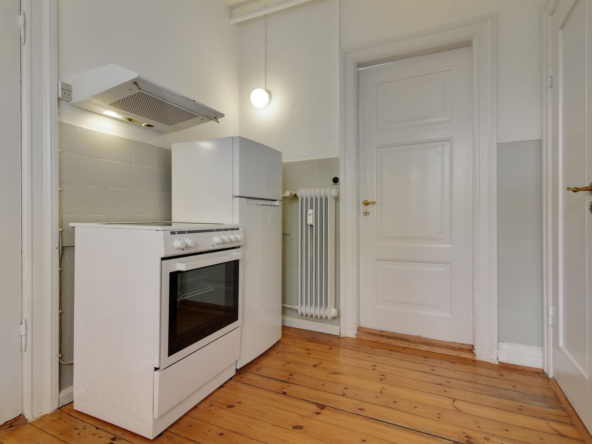 "Gyrth" - 250m from the sea-Inside