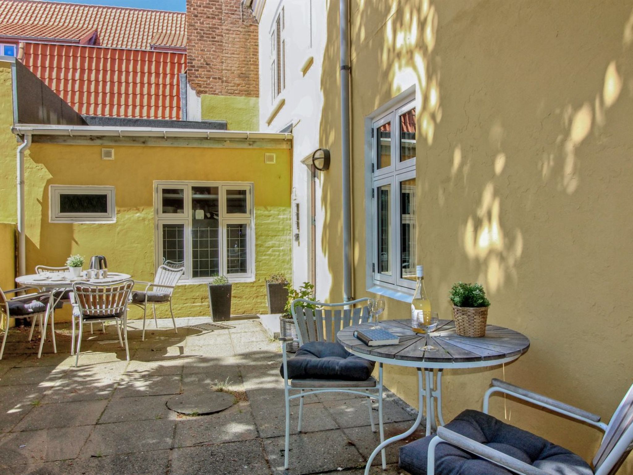 "Gyrth" - 250m from the sea - Binnen