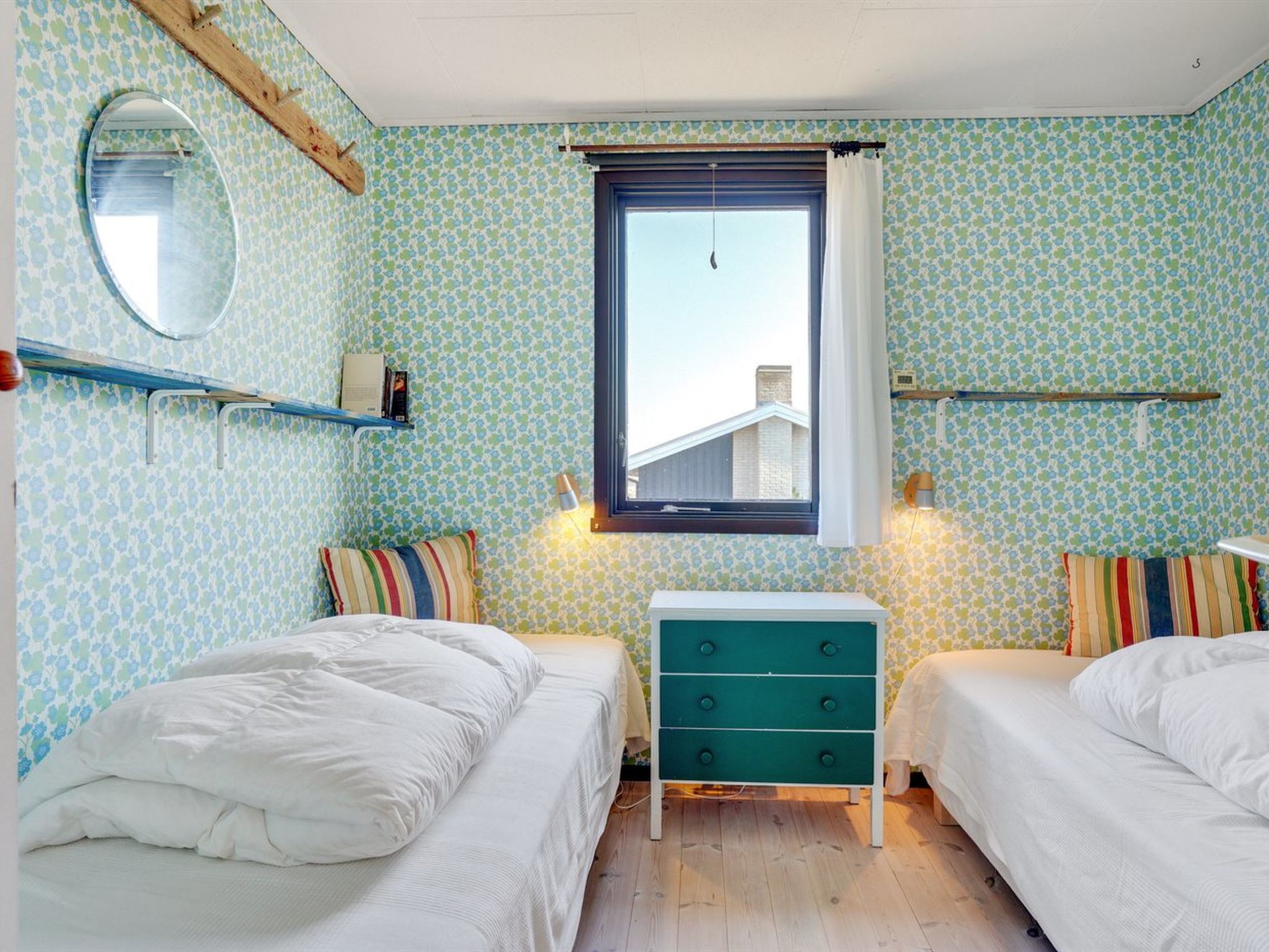 "Anniki" - 300m from the sea-Binnen