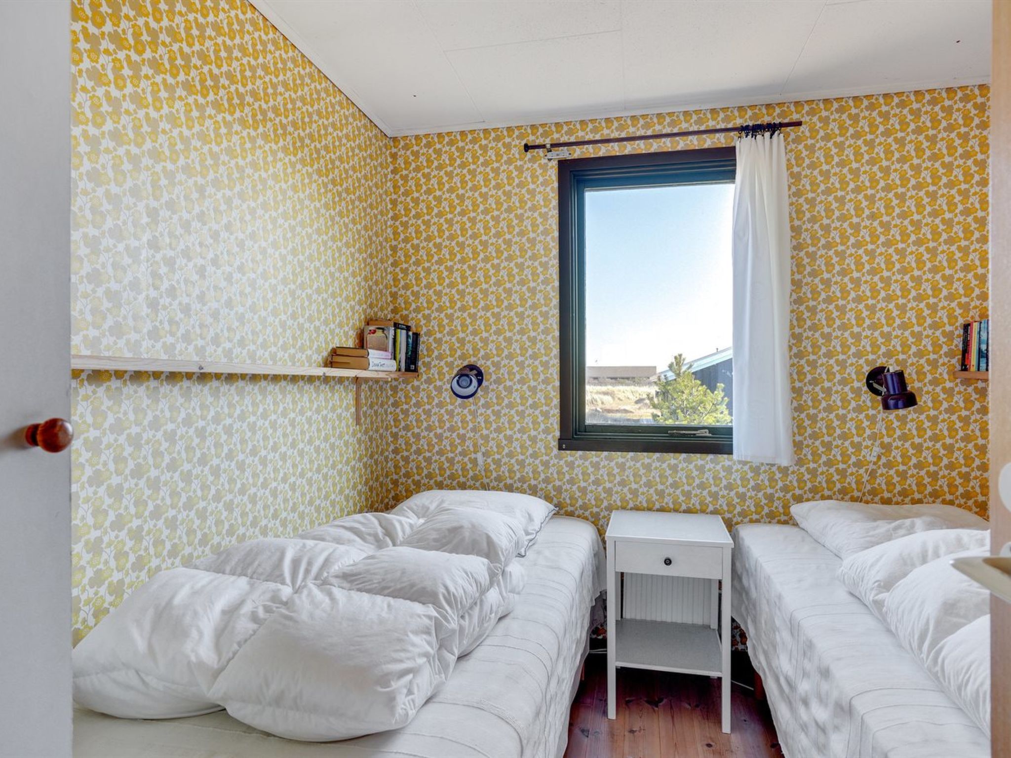 "Anniki" - 300m from the sea-Binnen