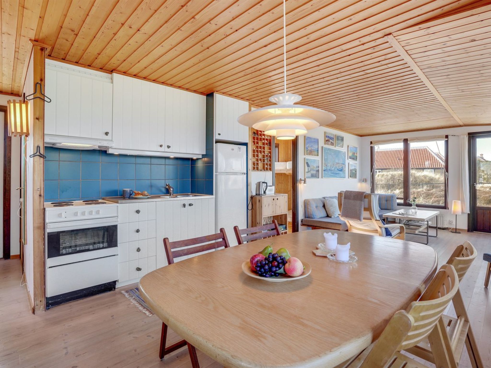 "Anniki" - 300m from the sea-Binnen