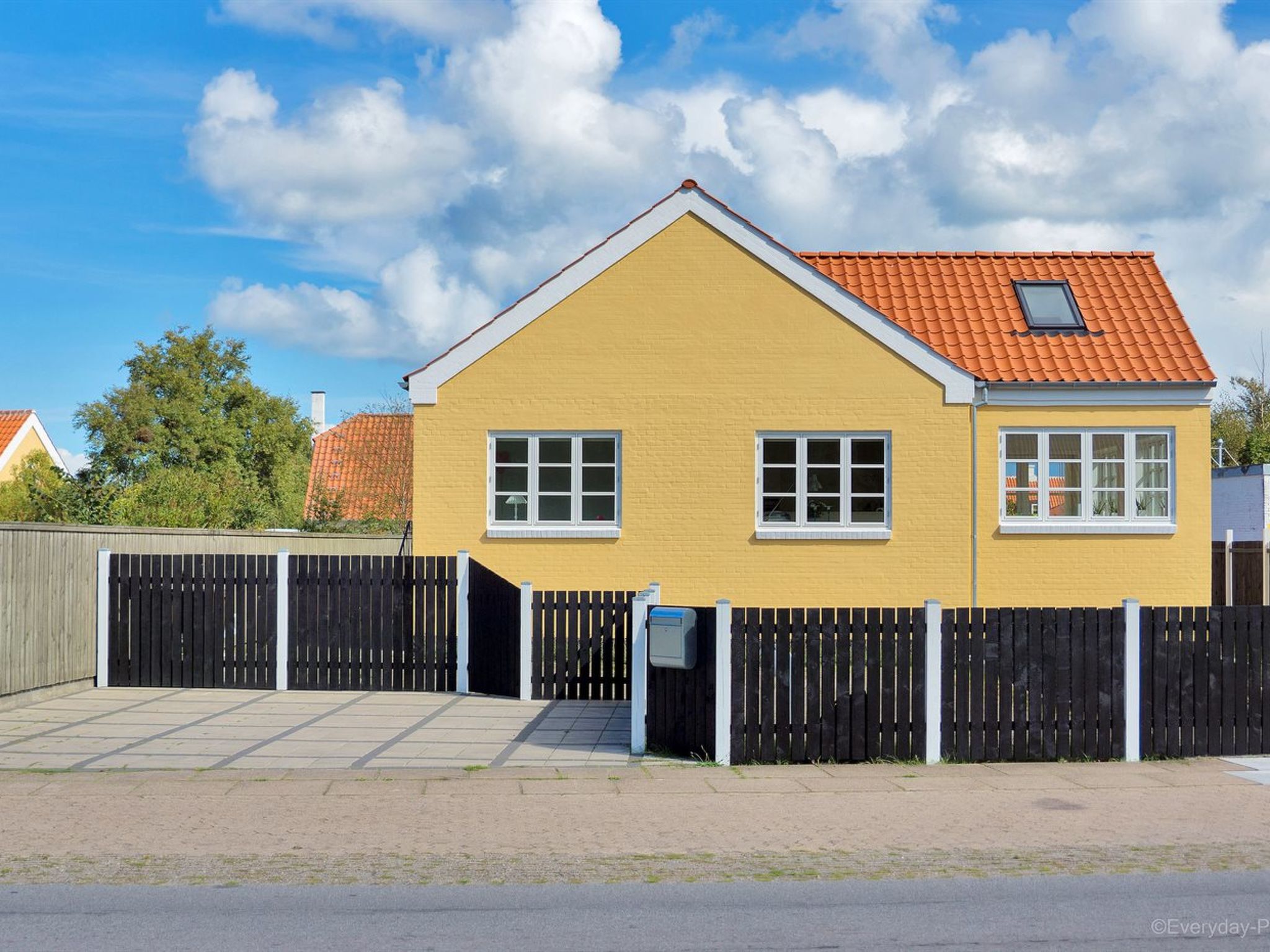 "Janes" - 400m from the sea