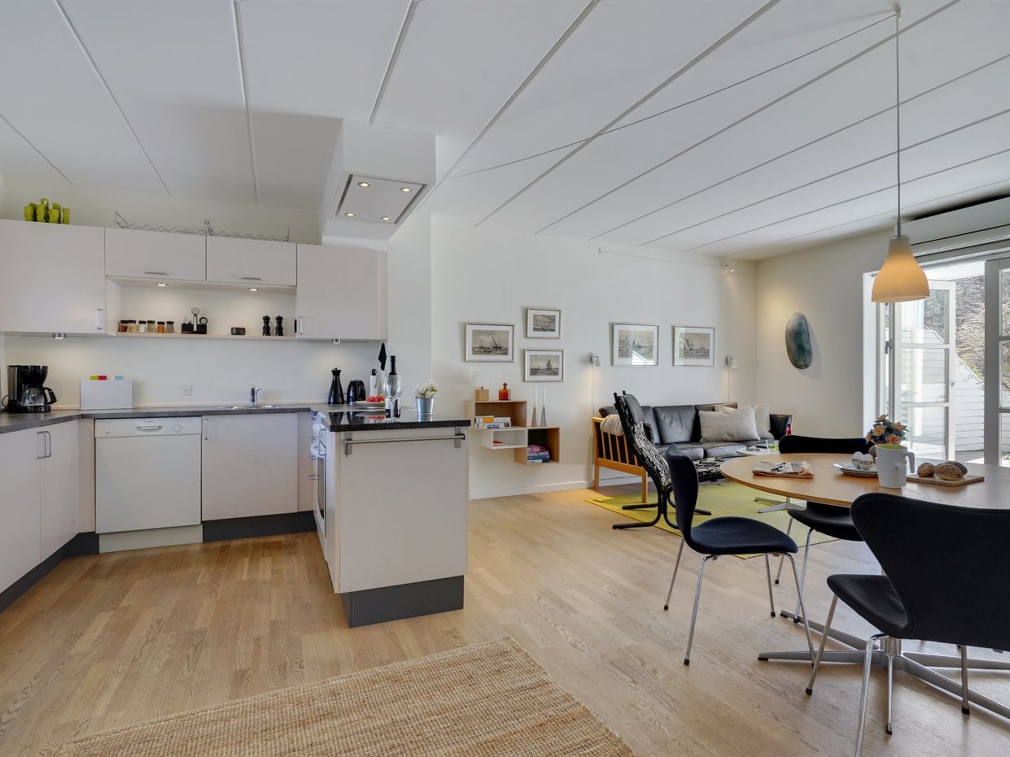 "Shana" - 800m from the sea-Drinnen