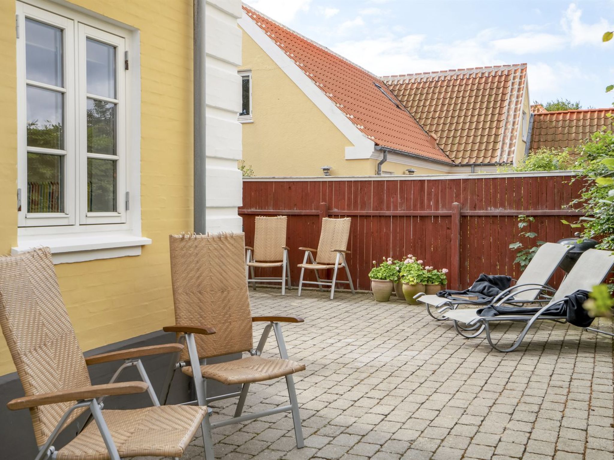 "Stephie" - 1.1km from the sea - Buiten