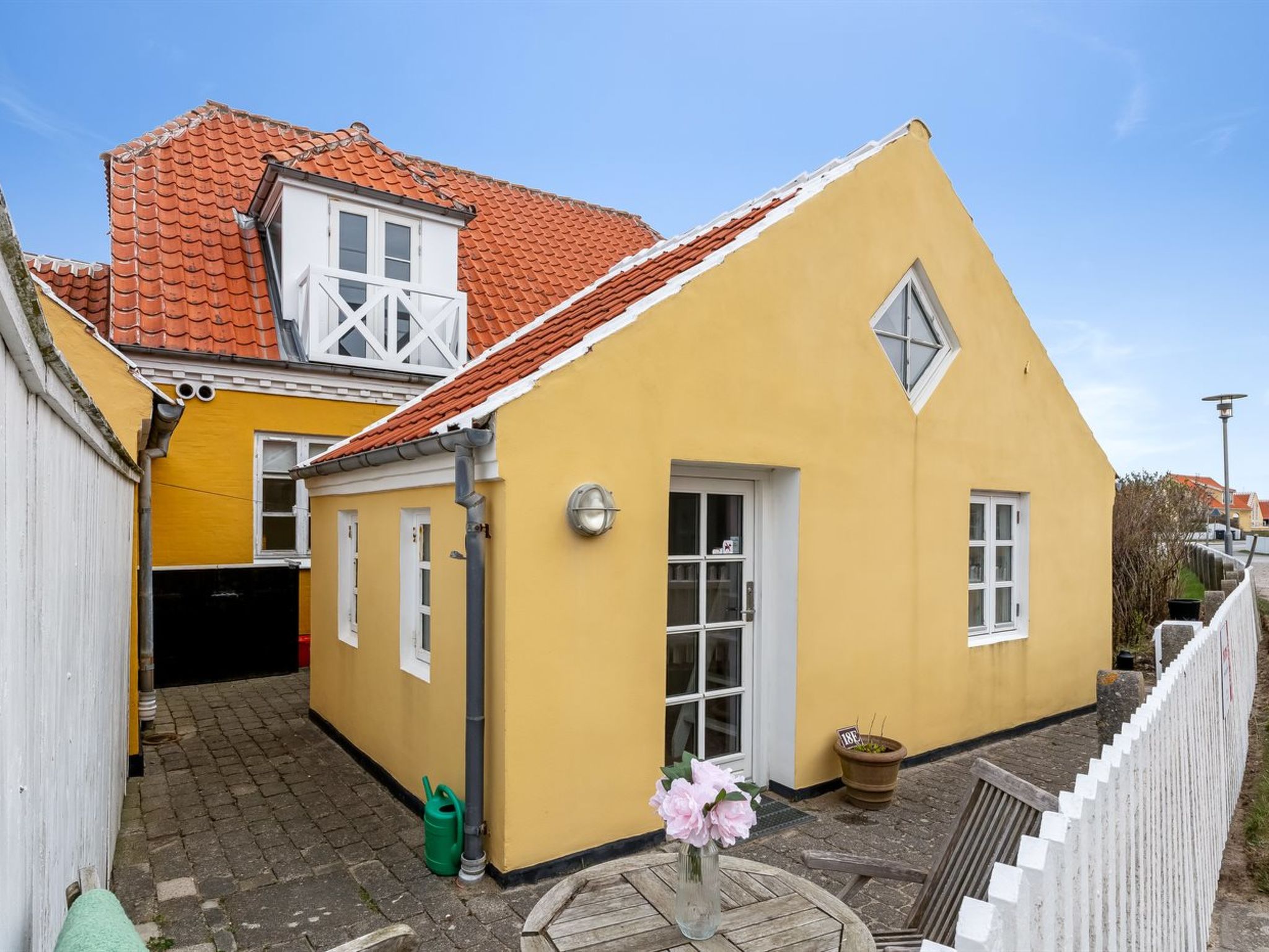 "Frederike" - 300m from the sea