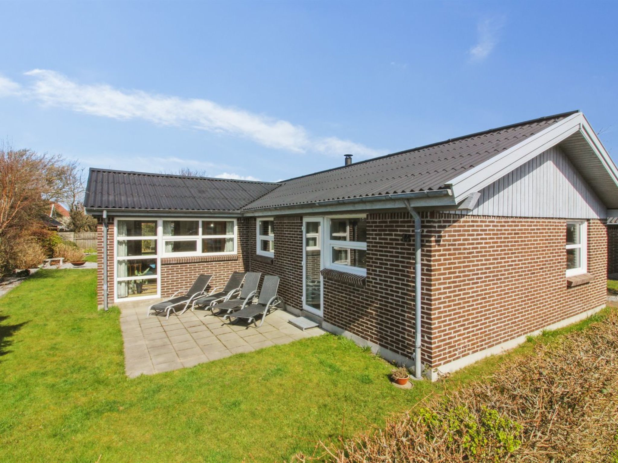 "Erle" - 1.5km from the sea - Buiten