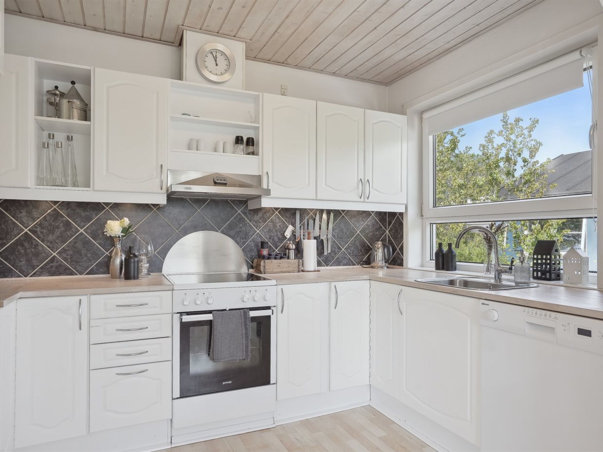 "Gisella" - 1.2km from the sea-Inside
