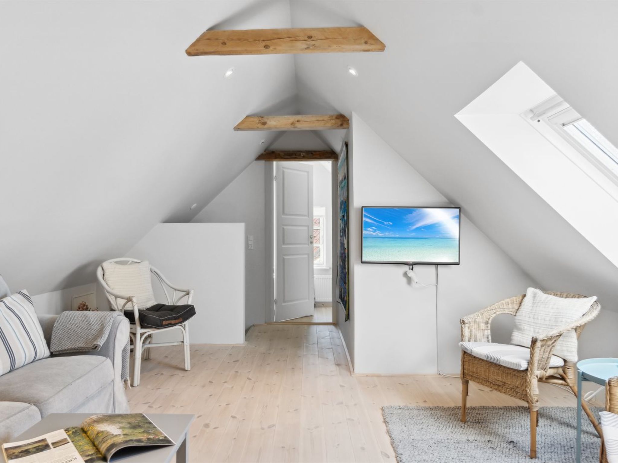 "Algeth" - 200m from the sea-Binnen