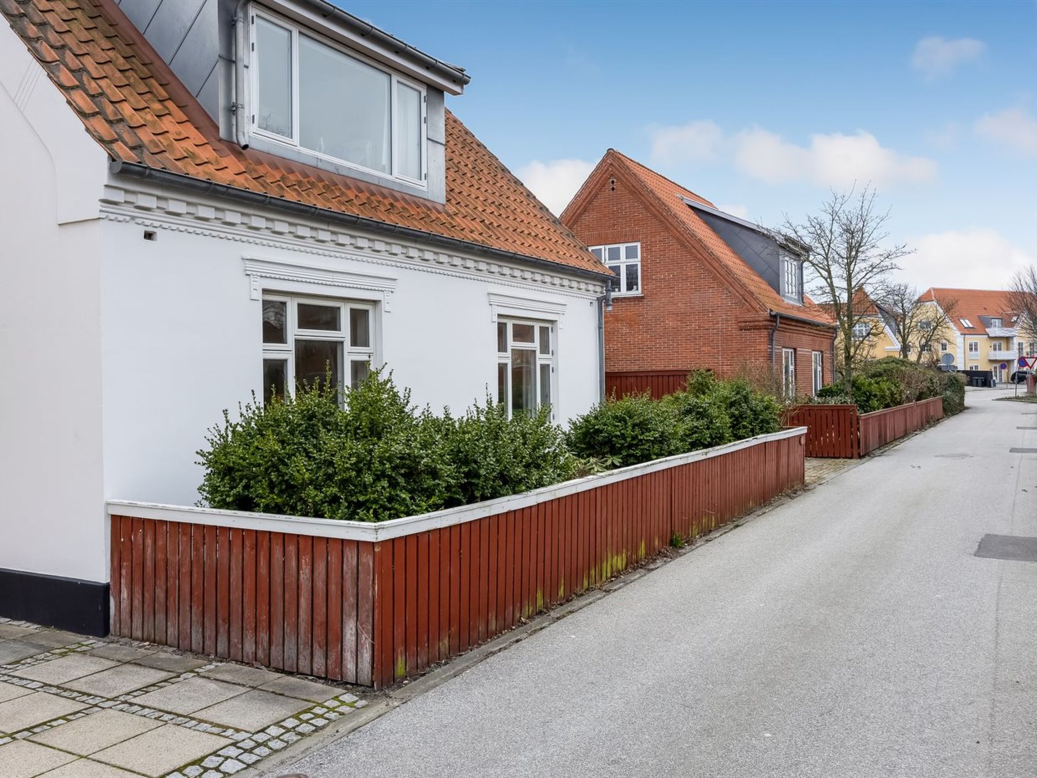 "Cordelia" - 1km from the sea