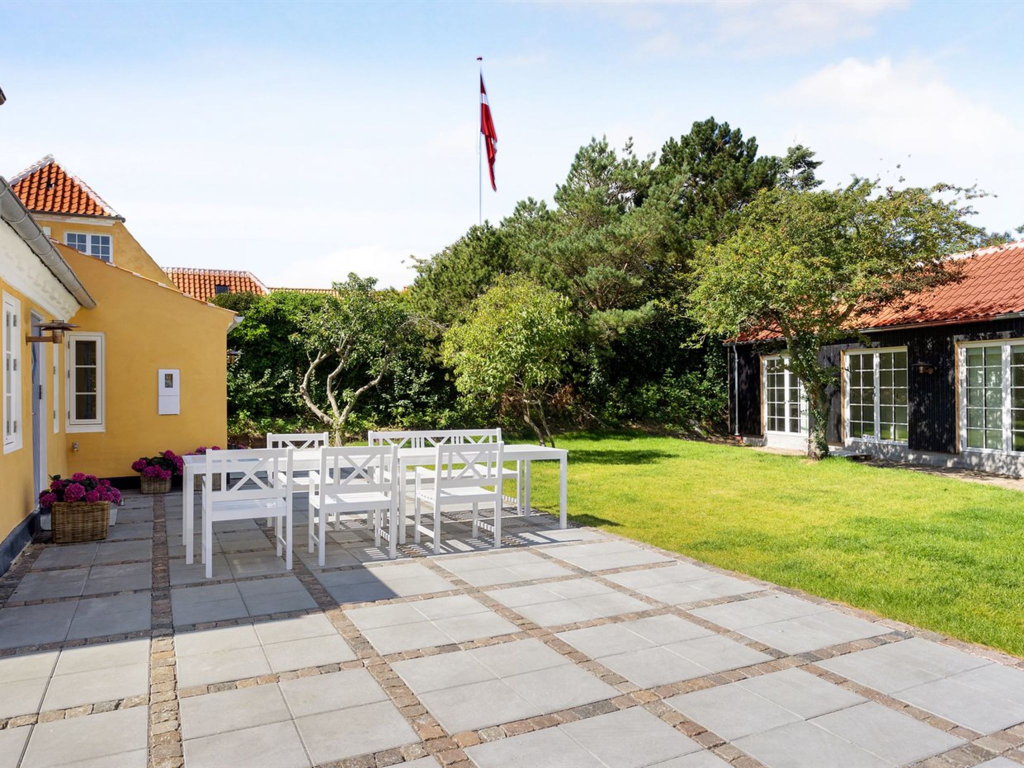 "Karmen" - 100m from the sea - Outside