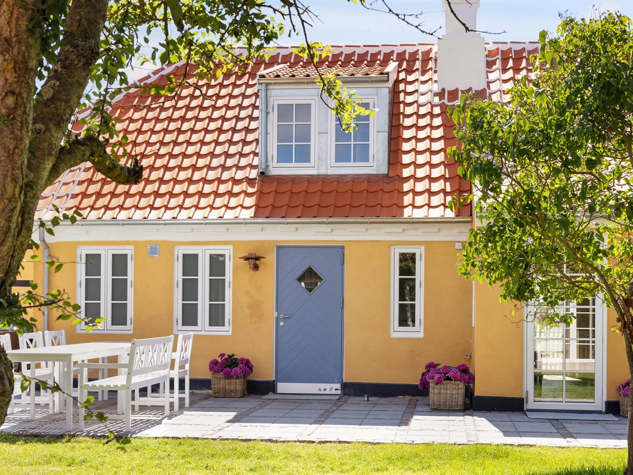 "Karmen" - 100m from the sea - Outside