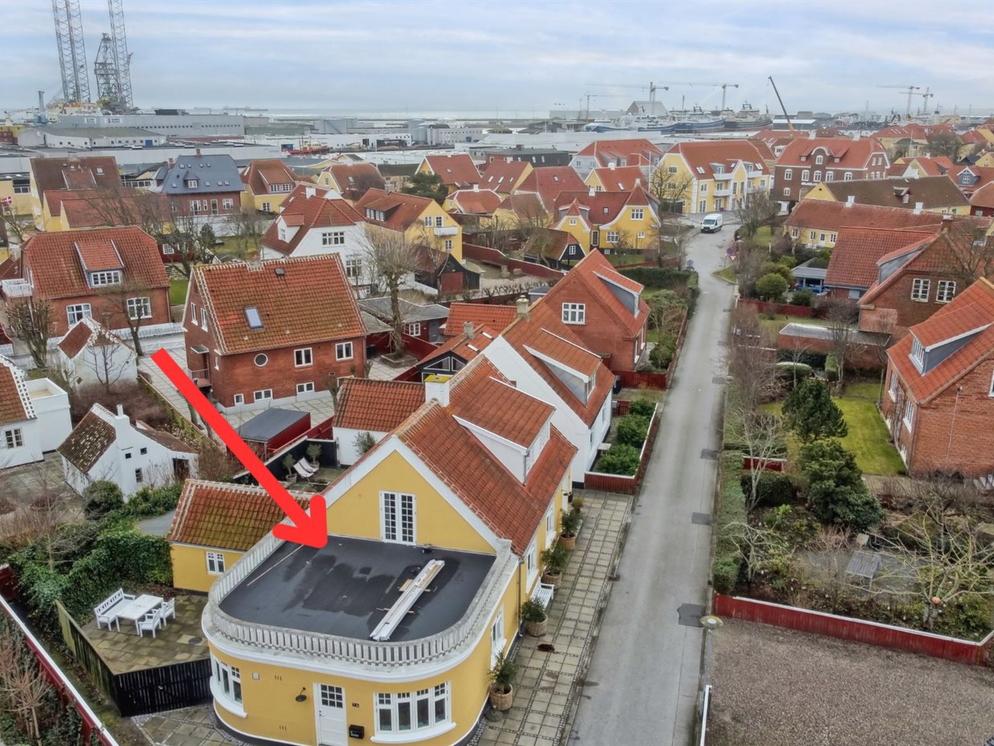 "Yorick" - 300m from the sea