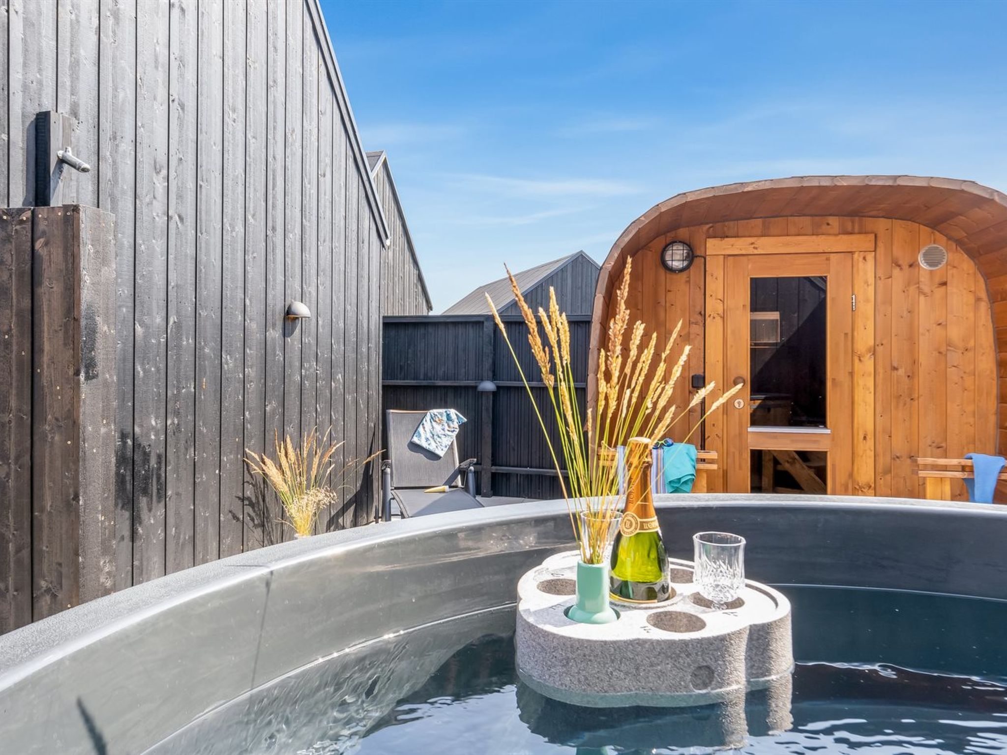 "Josina" - 1.8km from the sea-Binnen