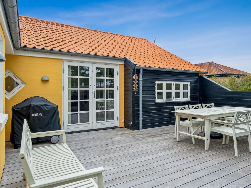 'Jensen' - 650m from the sea