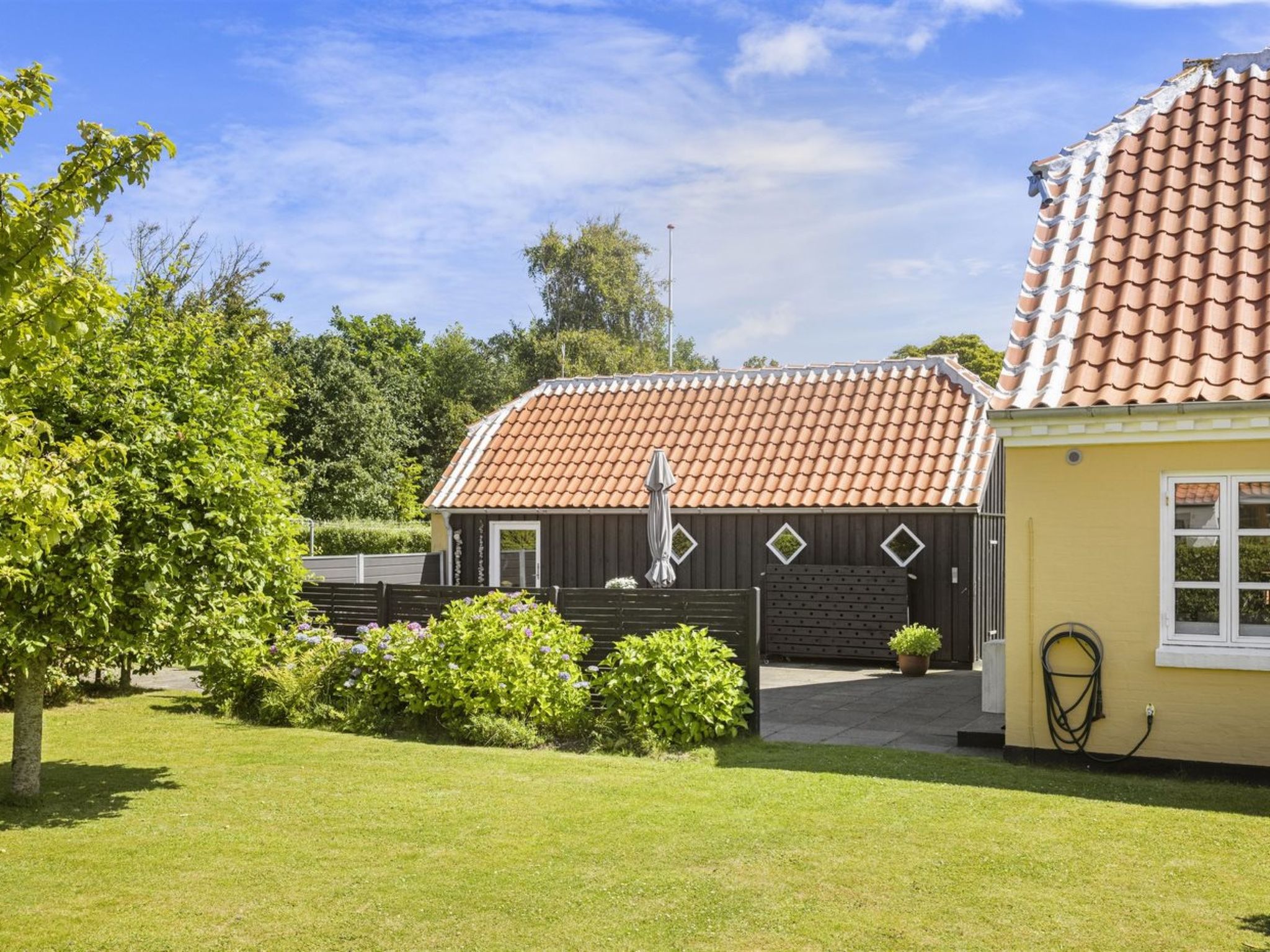 "Faik" - 1.4km from the sea - Buiten