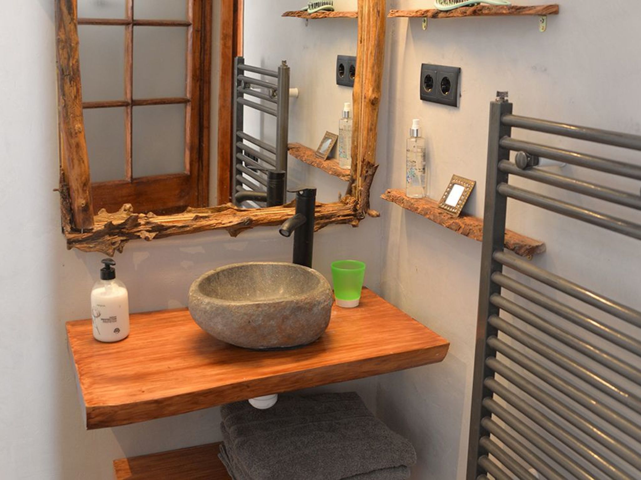 Rustikal-moderne Wohnung für 6 Personen - Pobla de Lillet-Image-tags.info