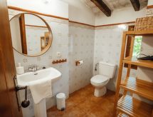 Historisch landhuis met bergzicht voor 12 personen in La Vall de Bianya - thumbnail 5