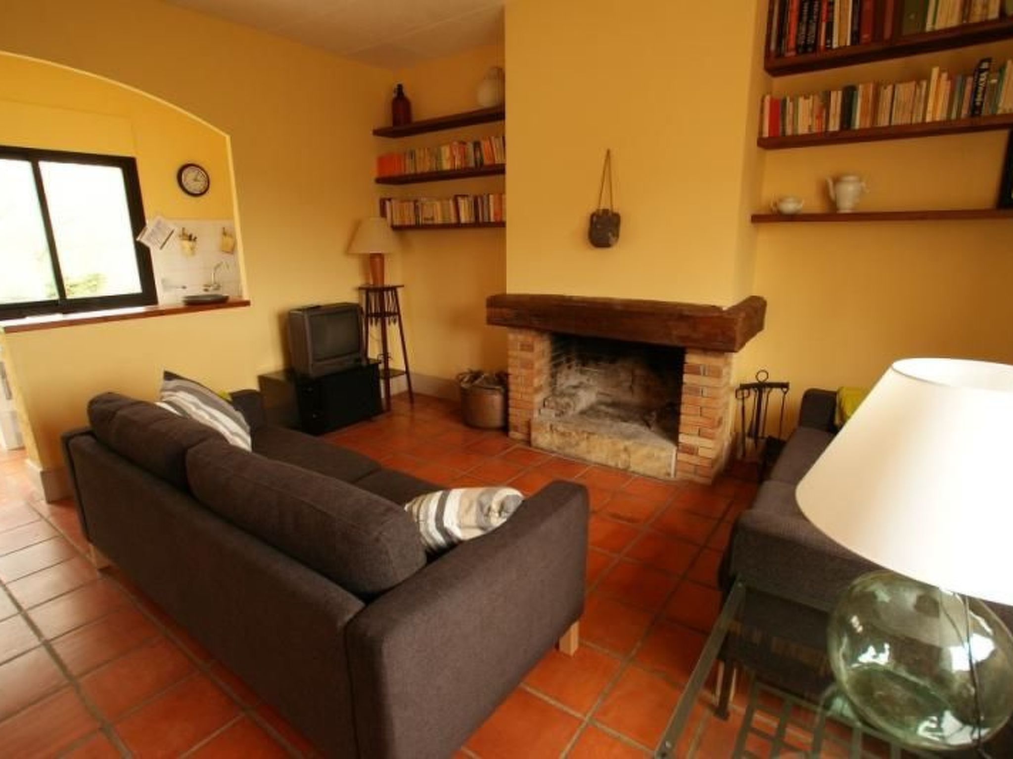 Kleiner Bungalow mit zwei Schlafzimmern.-Image-tags.info