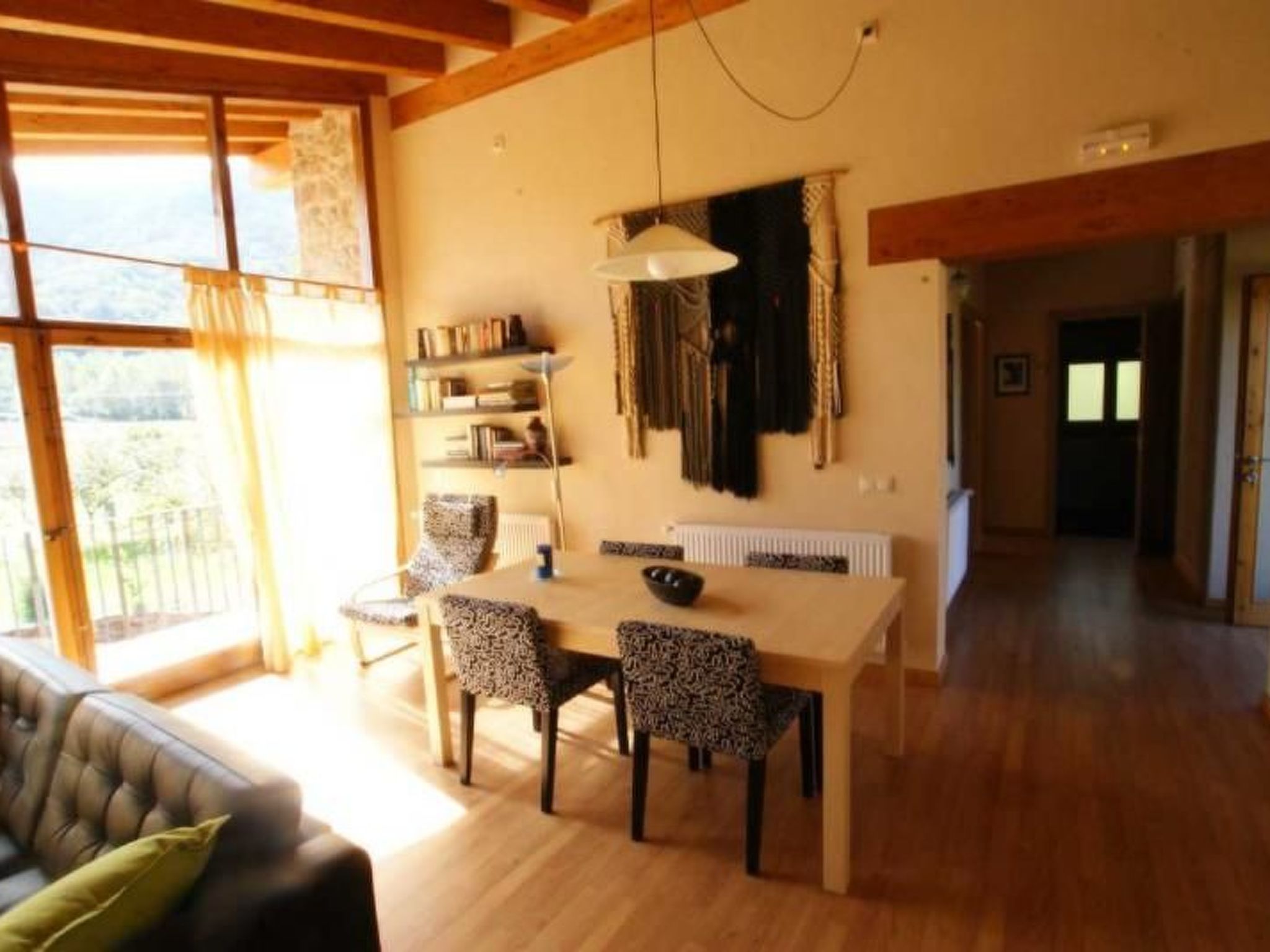 Wohnung El Graner mit großer Fensterfront-Inside