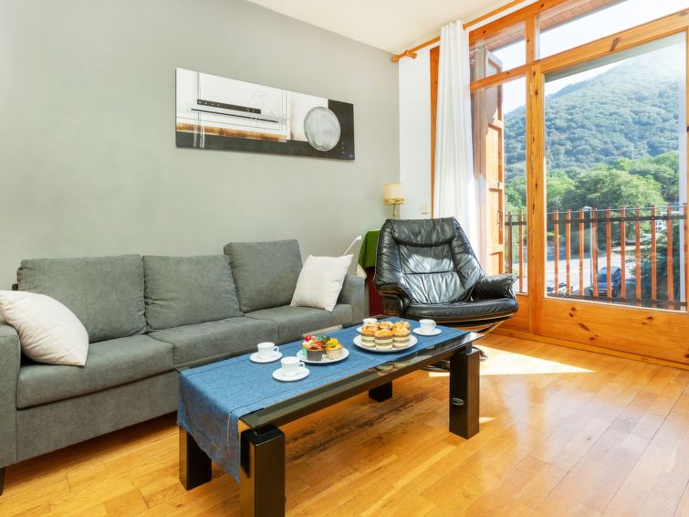 Search and Stay destination Sort, CT - Spain from AU$ 456. Mainera