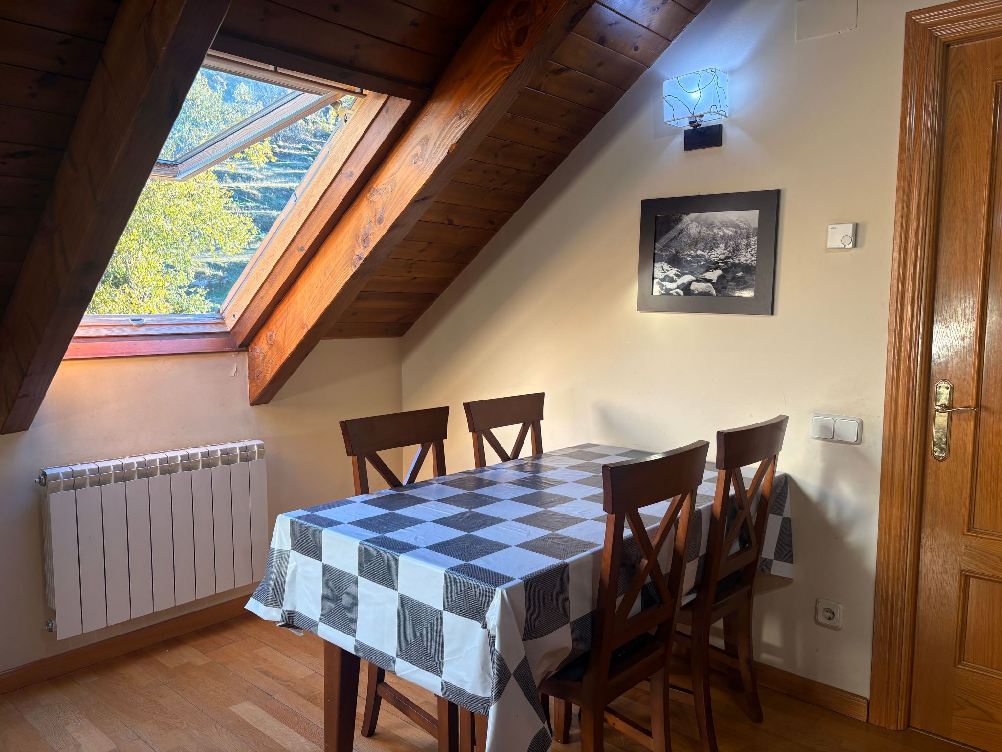 Dachgeschosswohnung mit Velux erta 3 Vall de Boí-Binnen