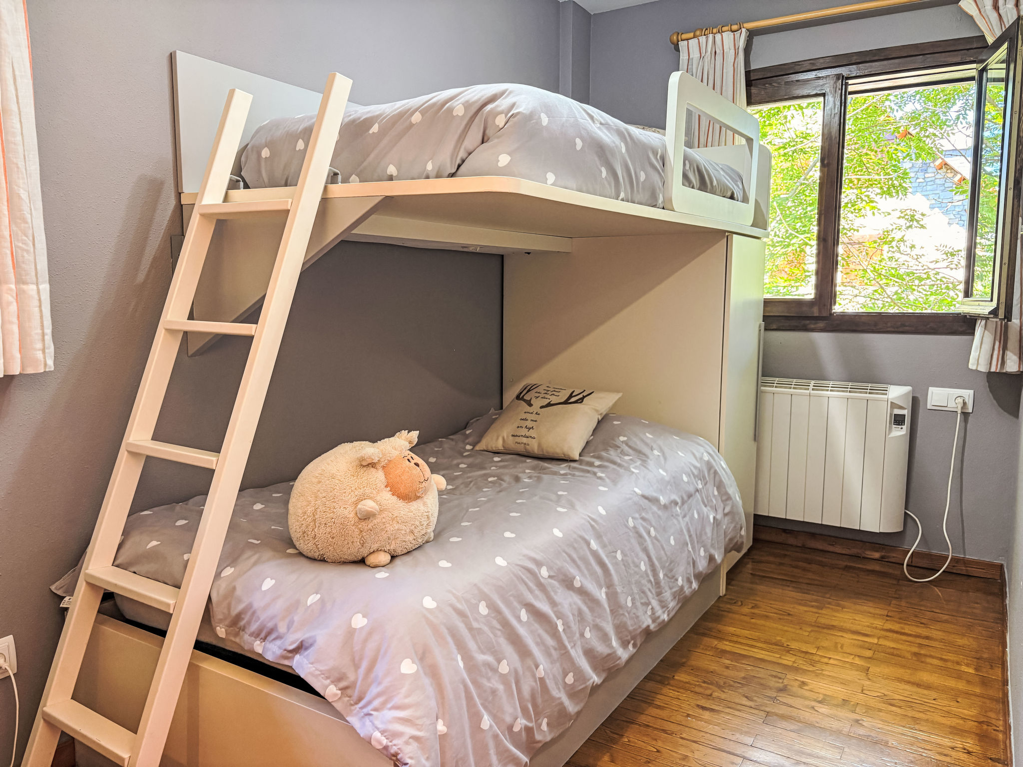 Geräumige Wohnung mit Garten und Schwimmbad Herbasabina 5 Vall de Boí - Buiten