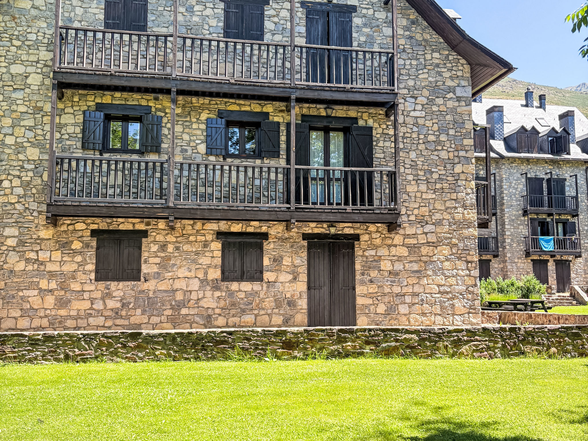 Geräumige Wohnung mit Garten und Schwimmbad Herbasabina 5 Vall de Boí - Buiten