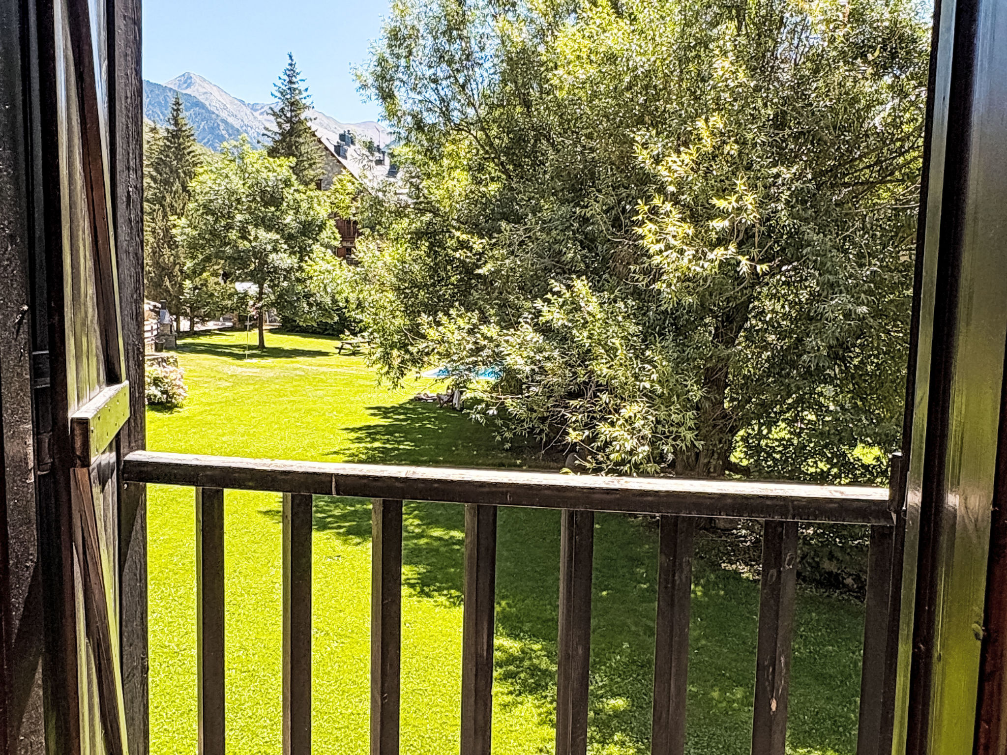 Geräumige Wohnung mit Garten und Schwimmbad Herbasabina 5 Vall de Boí - Buiten