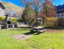 Herbasabina 4: Ruim appartement met tuin en zwembad in de Spaanse Pyreneeën - thumbnail 3