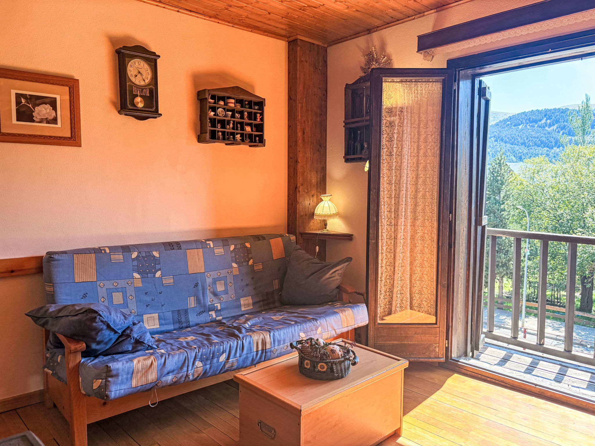 Wohnung mit Südlage Falcó 17 Vall de Boí — Living Room (3 of 20)