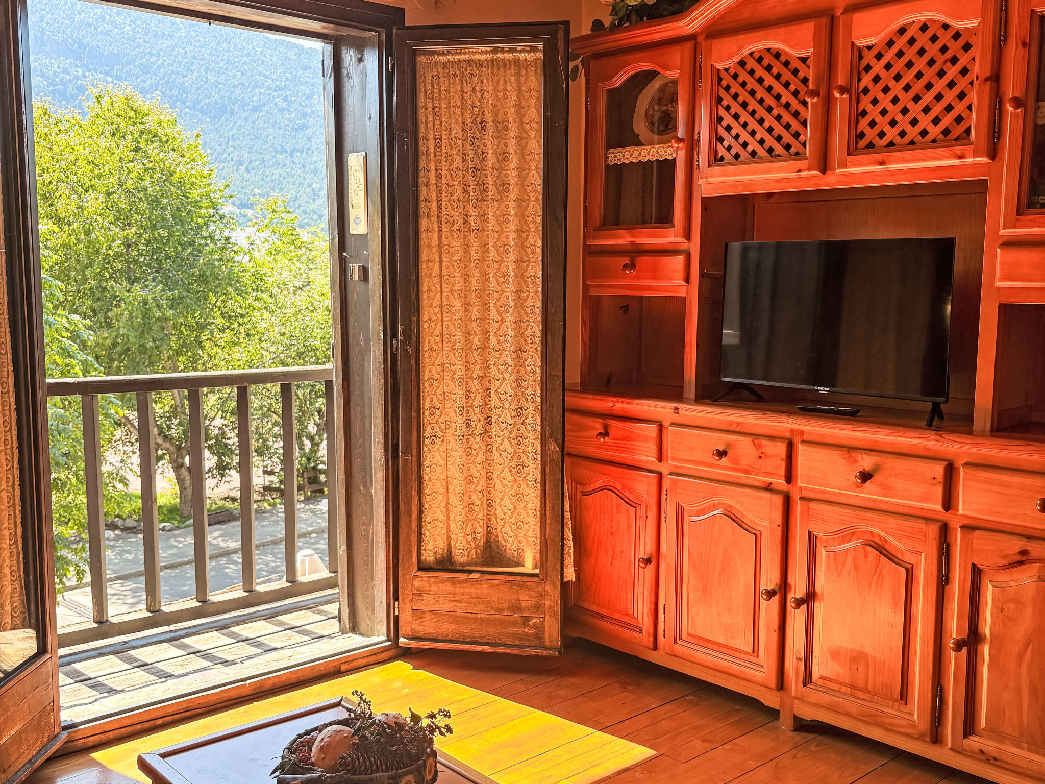 Wohnung mit Südlage Falcó 17 Vall de Boí — Living Room (2 of 20)